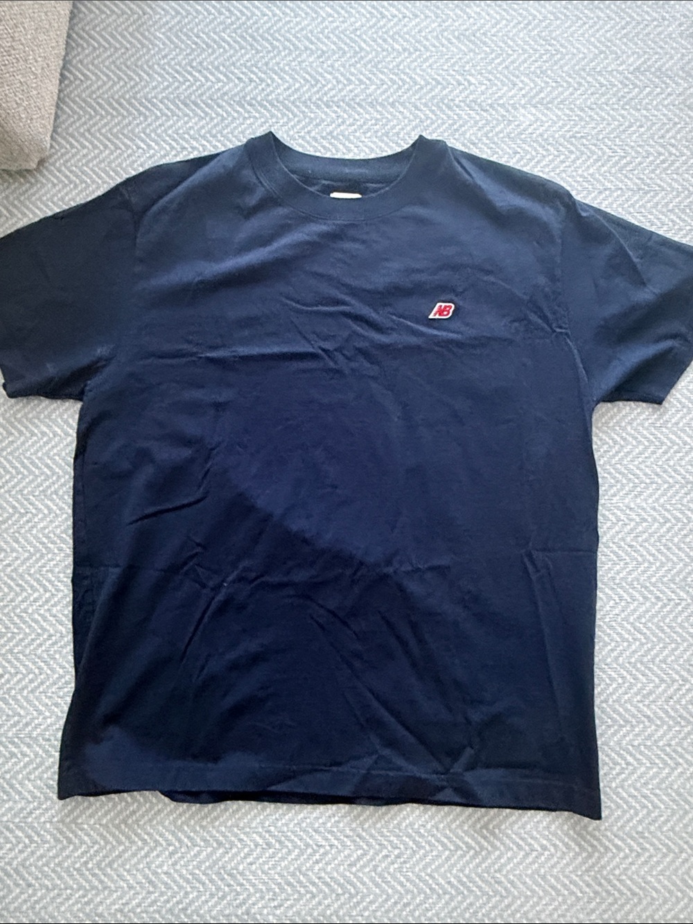 Men’s navy new balance tee